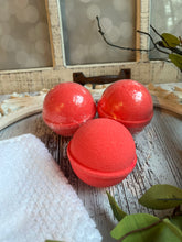 Load image into Gallery viewer, Bath bombs
